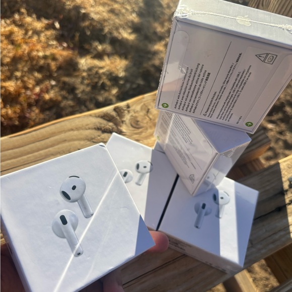 Apple Airpods 4th gen